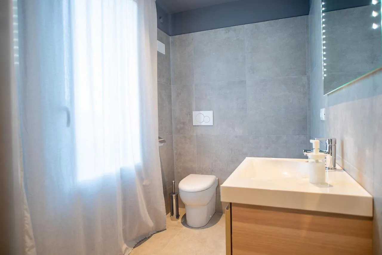 Br Treviso Train Station Apartments