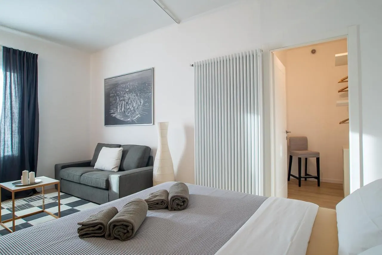 Br Treviso Train Station Apartments Olaszország