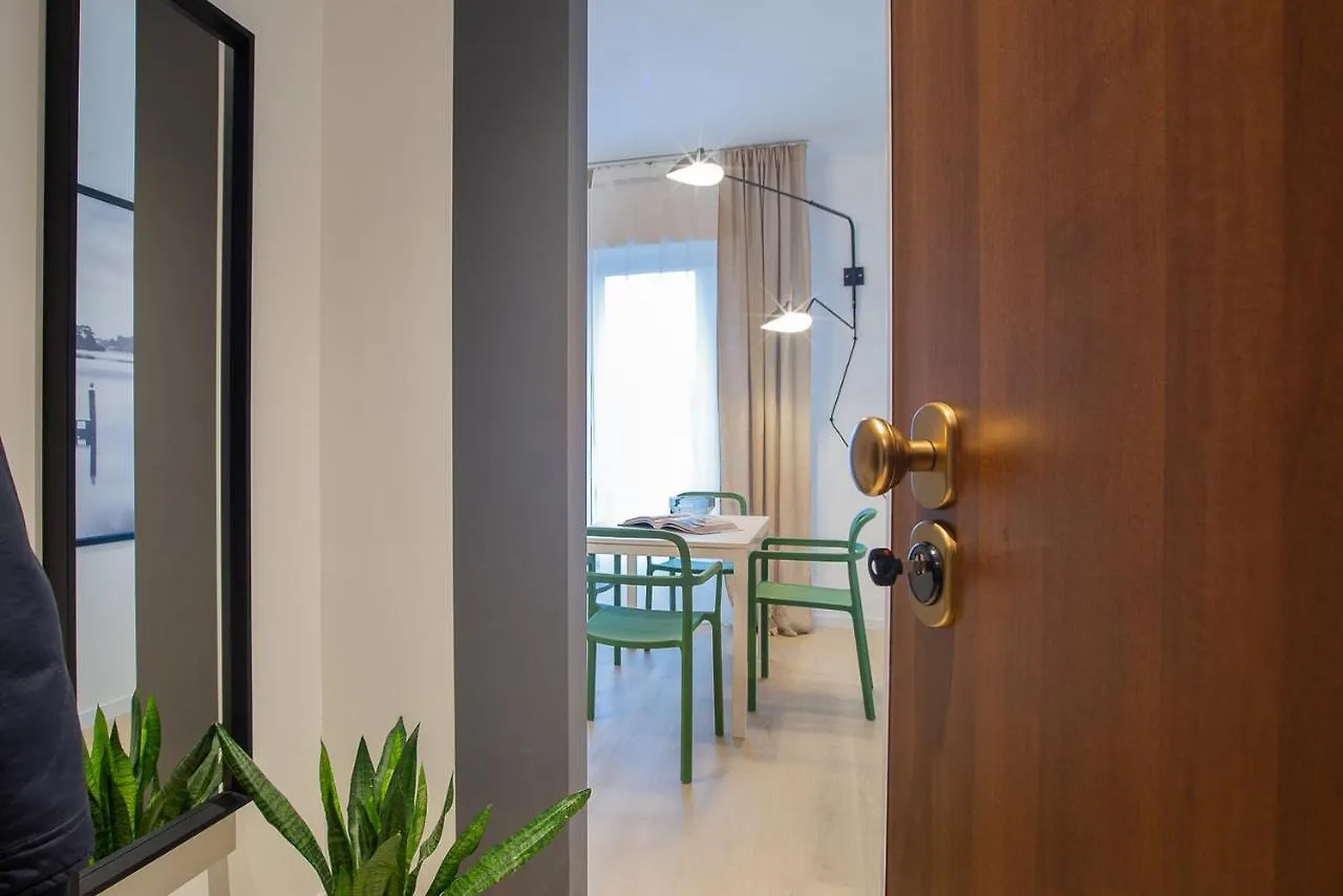 Br Treviso Train Station Apartments