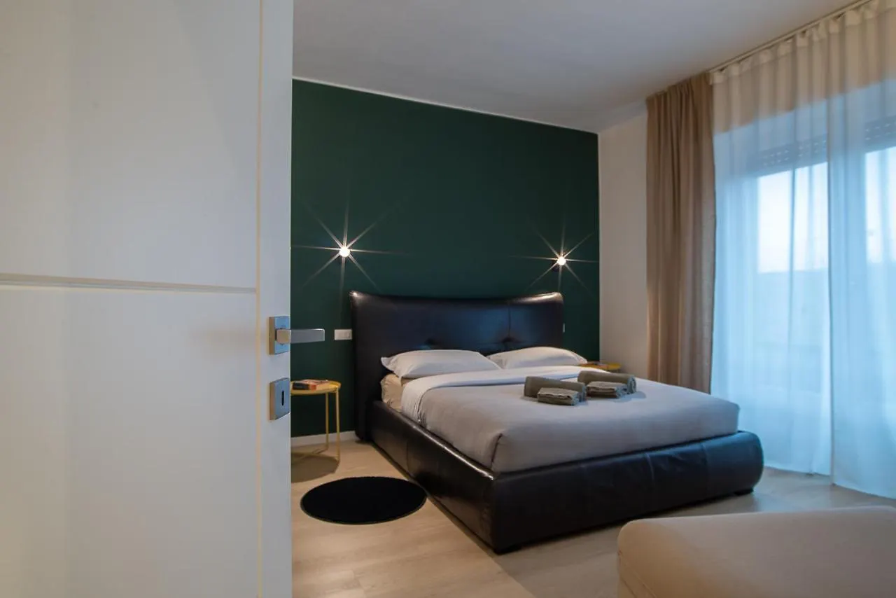Br Treviso Train Station Apartments